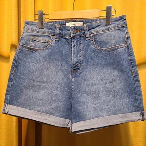 NWOT Vans denim shorts - Size 28